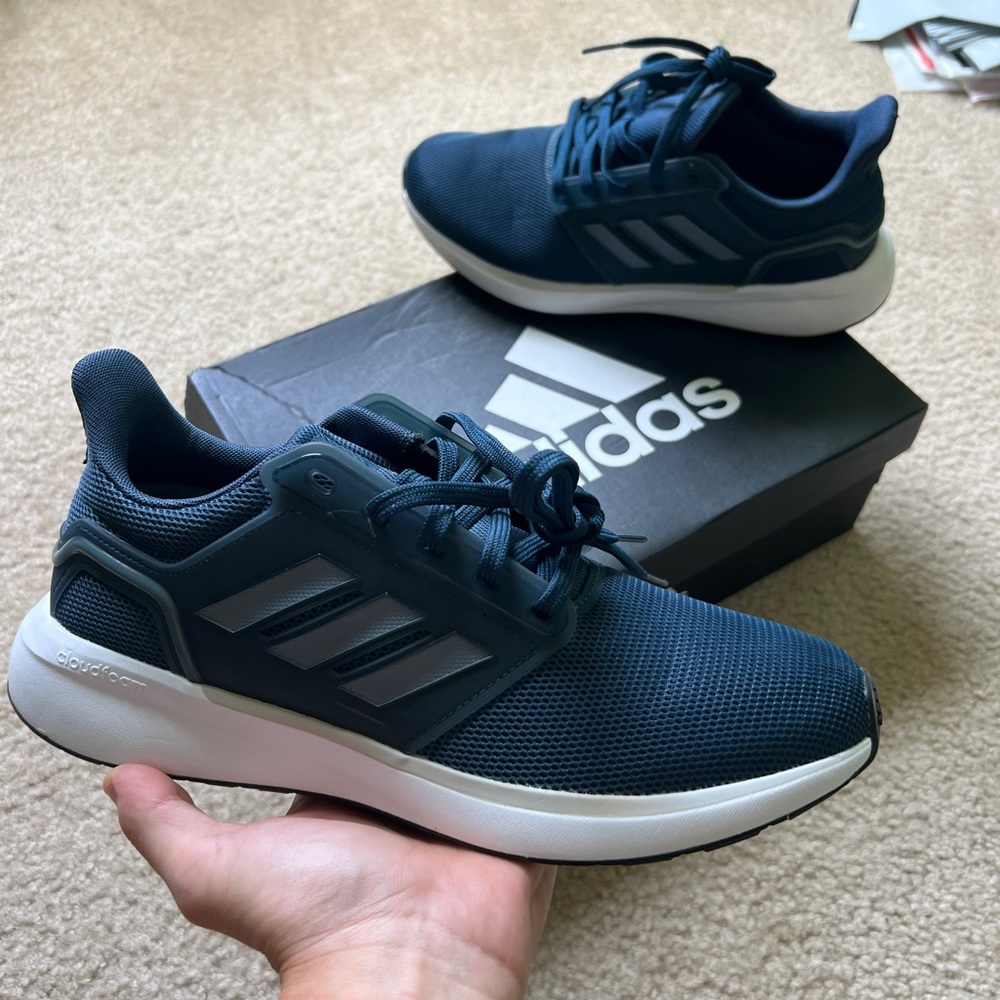 Adidas Cloud Foam EQ19 Running Shows